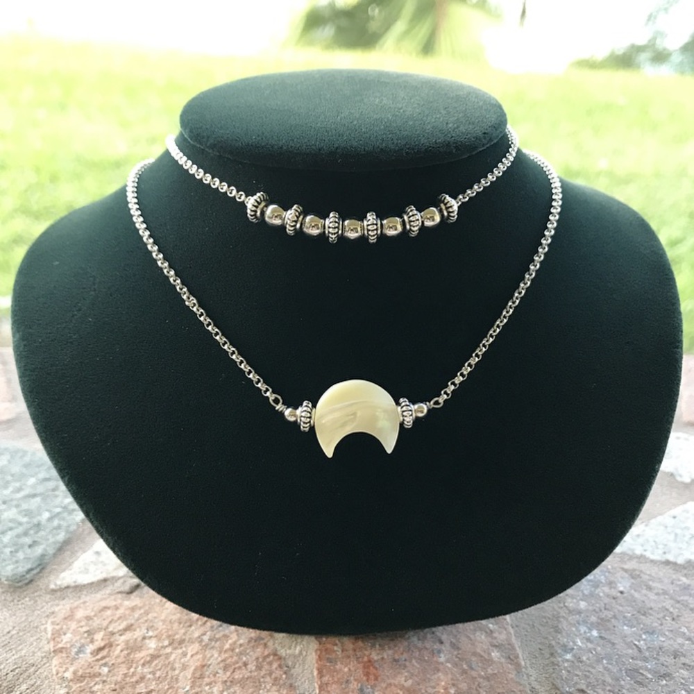Double layer genuine mother of pearl moon necklace - Picture 8 of 9